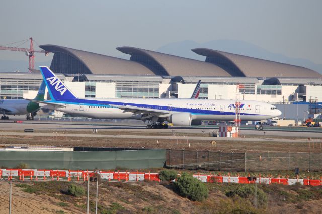BOEING 777-300ER (JA784A)