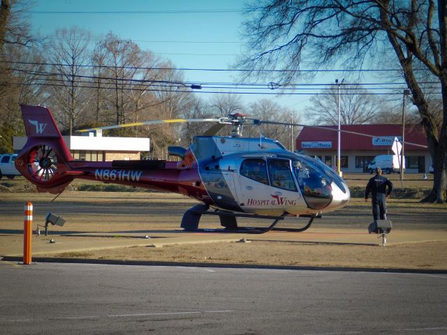 Eurocopter EC-130 (N861HW) - Tennessee Hospital Wing making a very rare visit in Bolivar Medical Center 