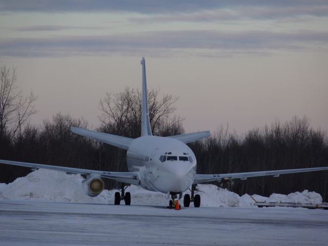 Boeing 737-200 (C-GONN)