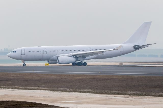 Airbus A330-200 (LY-PLW)