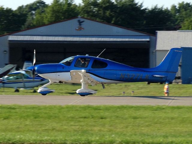 Cirrus SR22 Turbo (N327LK)