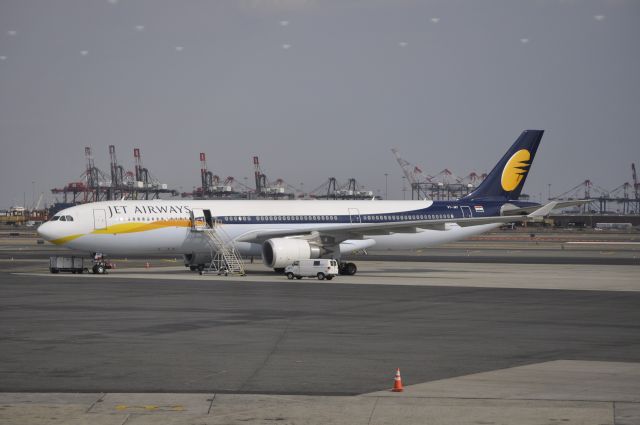 Boeing 777-200 (VT-JWT)