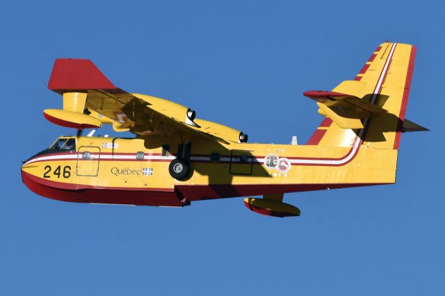 Canadair CL-415 SuperScooper (C-GQBI)