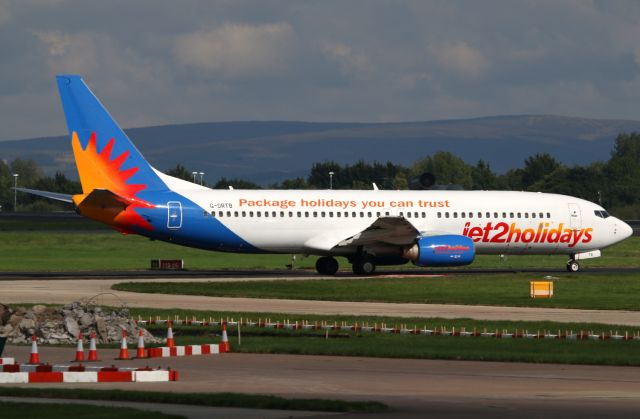 Boeing 737-800 (G-DRTB)