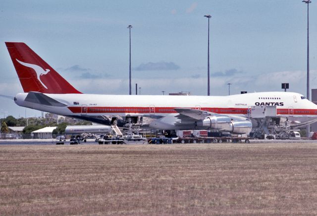 PH-MCF — - QANTAS (MARTINAIR) - BOEING 747-21AC/SCD - REG PH-MCF / CF-676 (CN 24134/712) - - ADELAIDE INTERNATIONAL AIRPORT SA. AUSTRALIA - YPAD 30/11/1988 