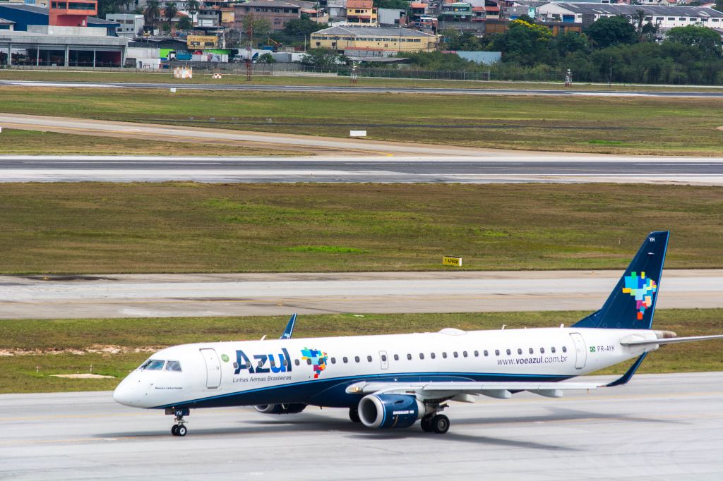 PR-AYH — - Foto tirada no morrinho de Guarulhos