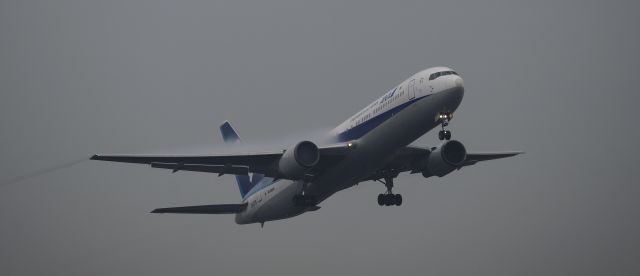 BOEING 767-300 (JA607A)
