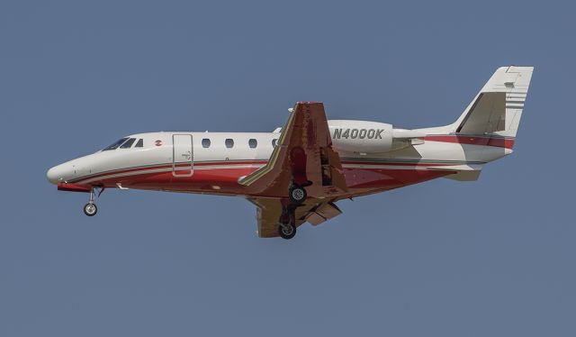 Cessna Citation Excel/XLS (N4000K) - Runway 20R arrival @KDPA.