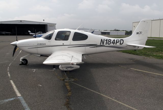 Cirrus SR-20 (N184PD)