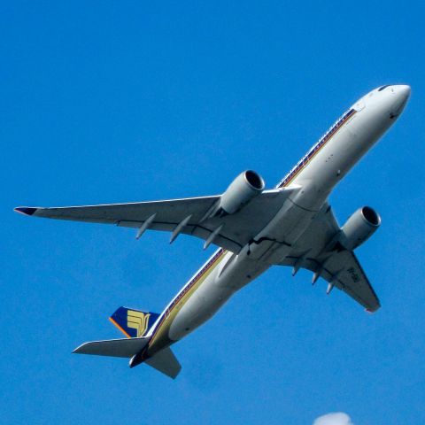 Airbus A350-900 (9V-SHJ)