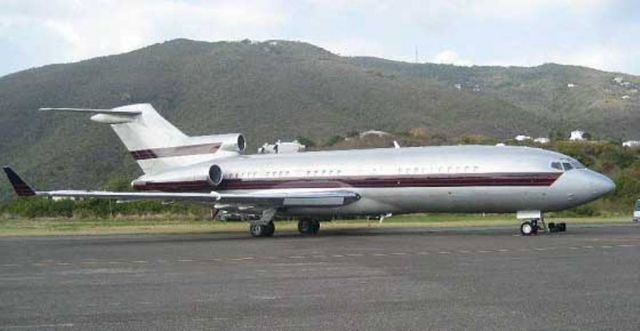 Boeing 727-200 (N908JE)