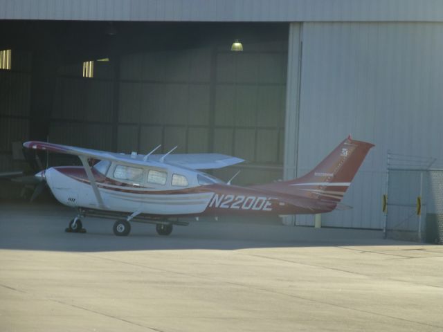 Cessna 206 Stationair (N220DE)