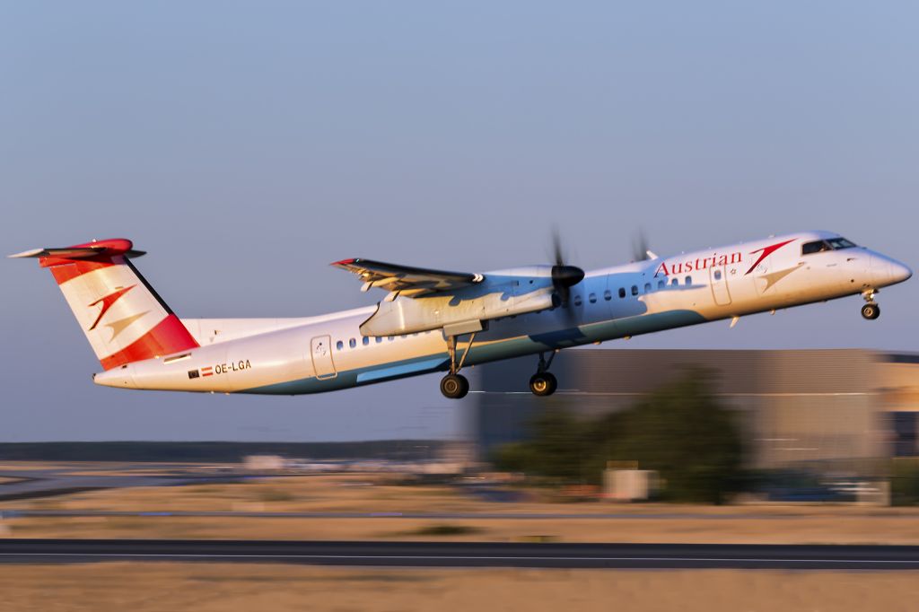de Havilland Dash 8-400 (OE-LGA) - 8th July, 2018