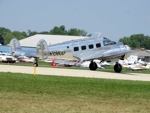 Beechcraft 18 (N136JJ)