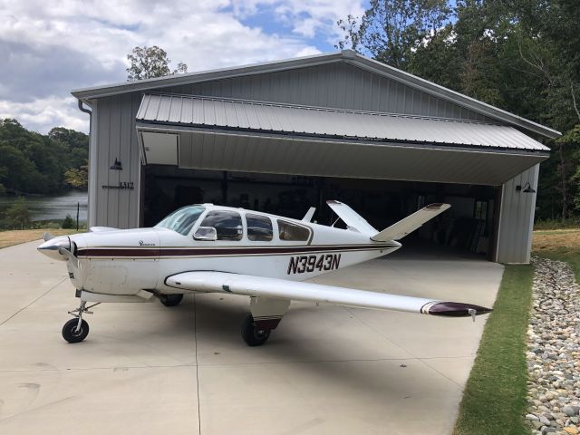 Beechcraft 35 Bonanza (N3943N)