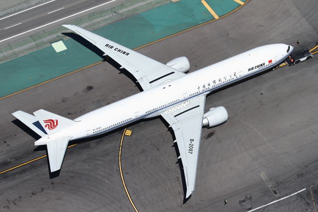 Airbus A330-300 (B-2087)