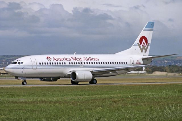 BOEING 737-300 (N166AW) - Adelaide, South Australia, October 1, 1989.