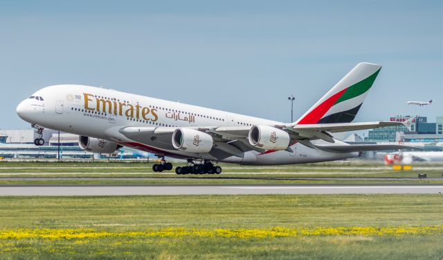 Airbus A380-800 (A6-EDE) - All 500 tons lifts into the air off runway 24R