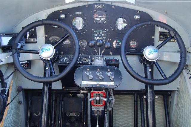 Ford Tri-Motor (NAC8407) - EAA Ford Tri-Motor, 9-11-11