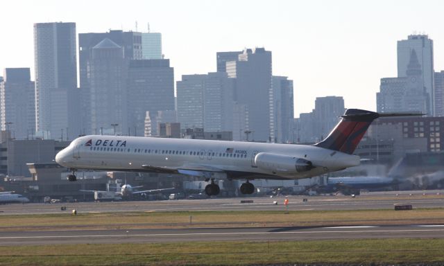 McDonnell Douglas MD-88 (N928DL)