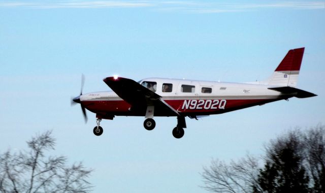 Piper Saratoga/Lance (N9202Q) - On final is this 1993 Piper Saratoga/Lance in the Autumn of 2019. 