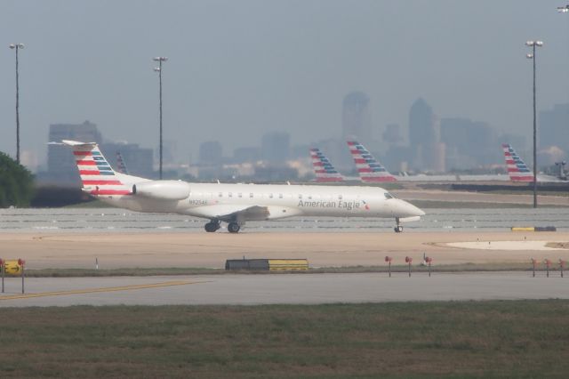 Embraer ERJ-145 (N925AE)