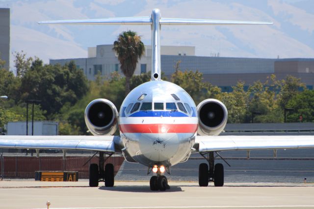 McDonnell Douglas MD-80 (N581AA)