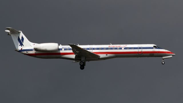 Embraer ERJ-145 (N607AE)