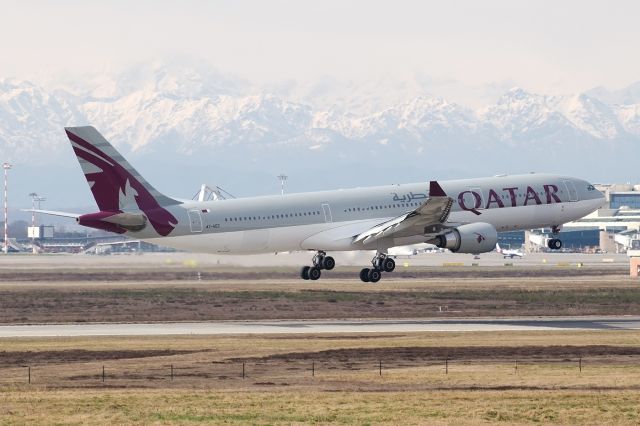 Airbus A330-300 (A7-AEC)