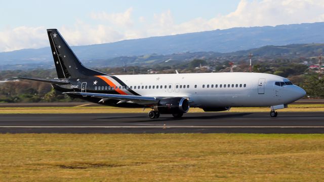 BOEING 737-400 (N853AT)