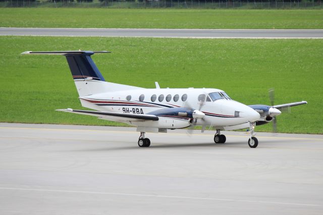 Beechcraft Super King Air 200 (9H-RBA)