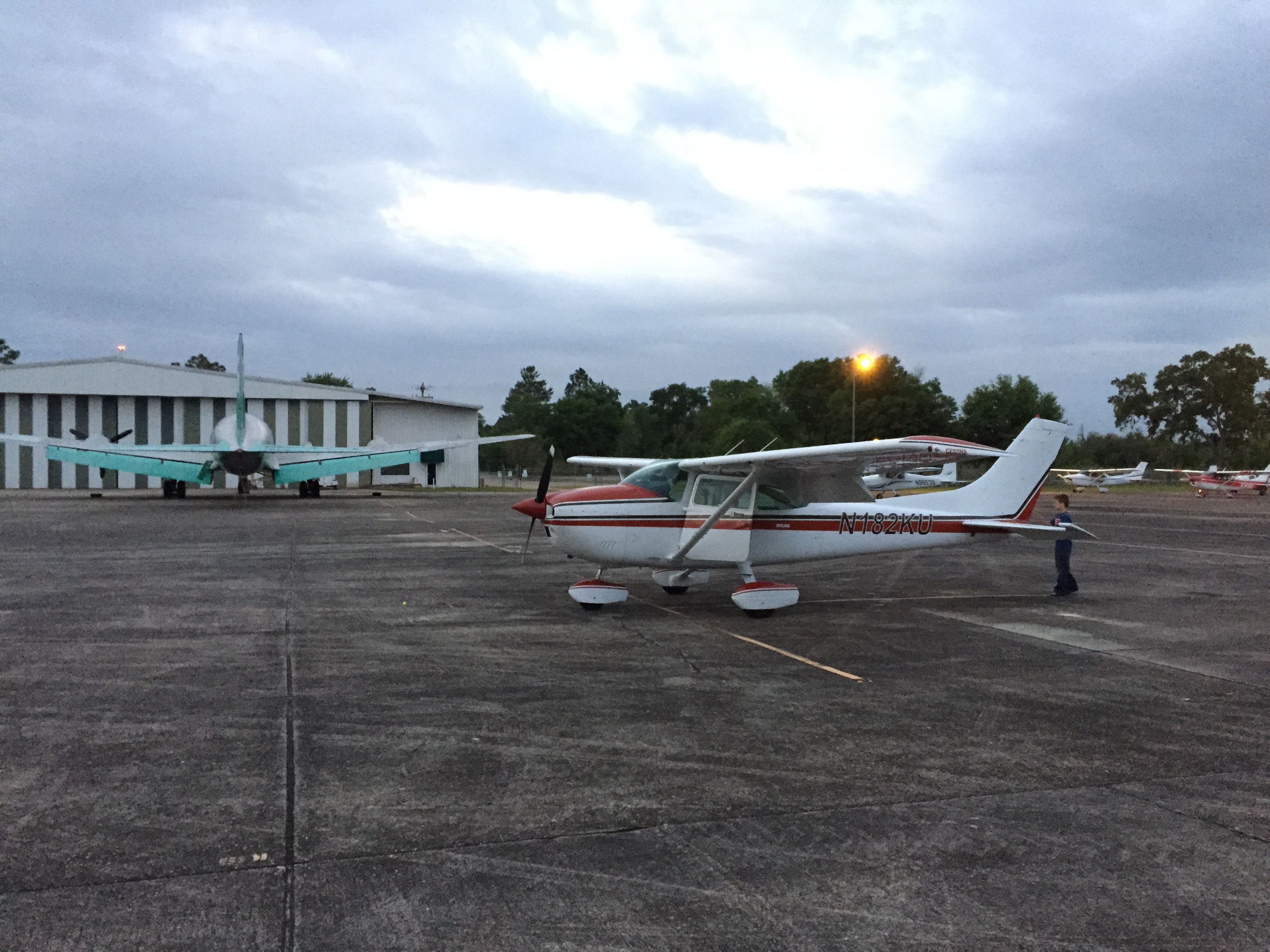 Cessna Skylane (N182KU)