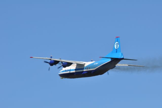 Antonov An-12 (UR-DWF)