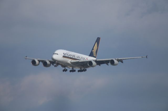 Airbus A380-800 (9V-SKH)