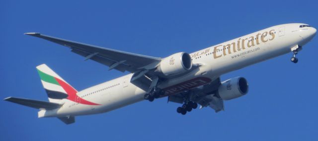 BOEING 777-300 (A6-ECW) - Emirates Airlines 777-300 7/17/13