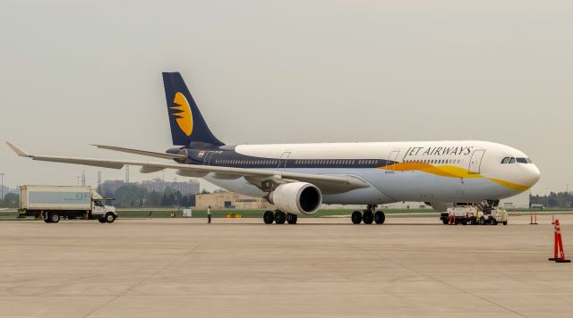 Airbus A330-300 (VT-JWT) - Jet Airways A333 VT-JWT in apron