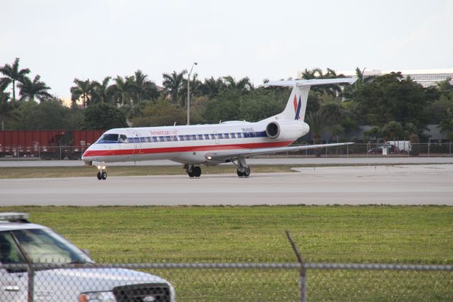 Embraer ERJ-145 (N648AE)