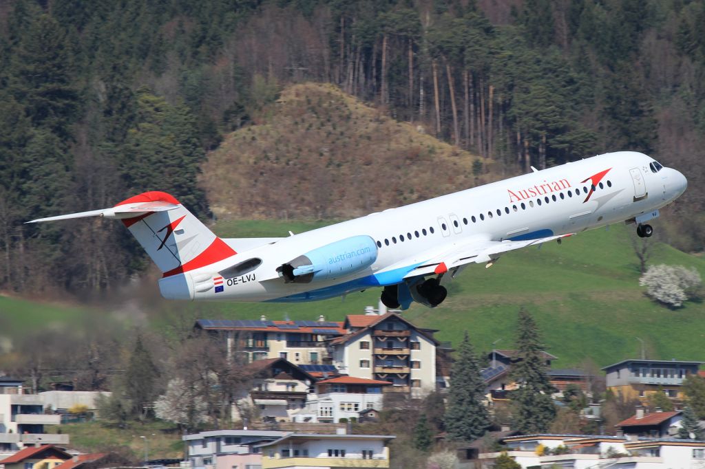 Fokker 100 (OE-LVJ)