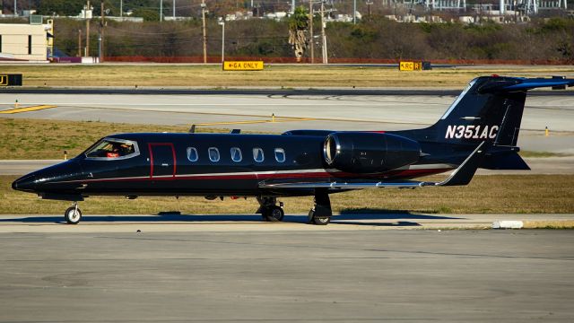 Learjet 31 (N351AC)