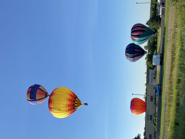 Unknown/Generic Balloon — - Walked the St Croix River Crossing Loop Trail and just happened top catch these balloons departing from Houlton, WI for an evening view of the St Croix River valler at Stillwater.