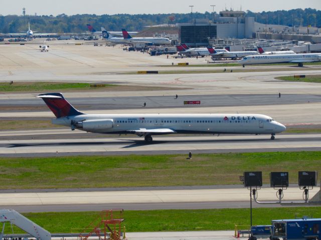 McDonnell Douglas MD-88 (N949DL)