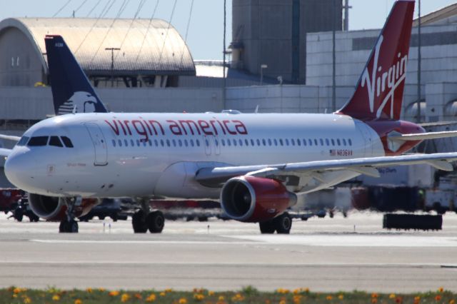 Airbus A320 (N836VA)