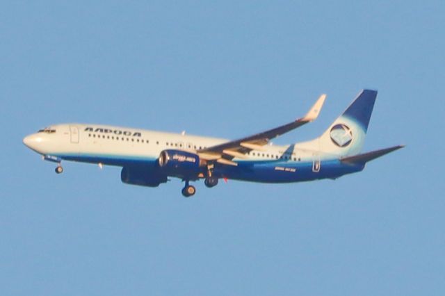Boeing 737-800 (RA-73266)
