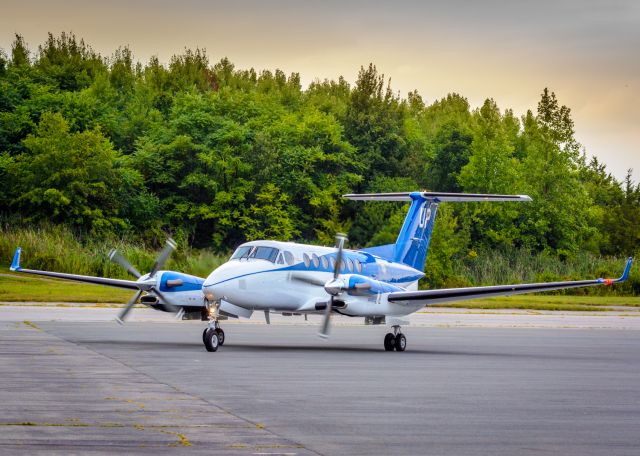 Beechcraft Super King Air 300 — - WHEELS UP