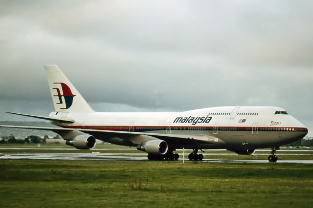 Boeing 747-400 (9M-MPF) - MALAYSIA AIRLINES - BOEING 747-4H6 - REG : 9M-MPF (CN 27043/1017) - ADELAIDE INTERNATIONAL AIRPORT SA. AUSTRALIA - YPAD