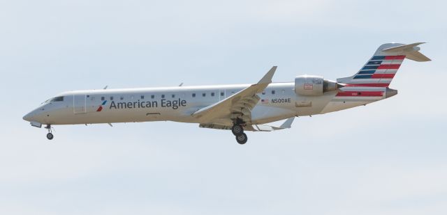 Canadair Regional Jet CRJ-700 (N500AE)