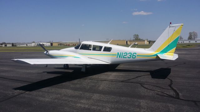 Piper PA-30 Twin Comanche (N1236)