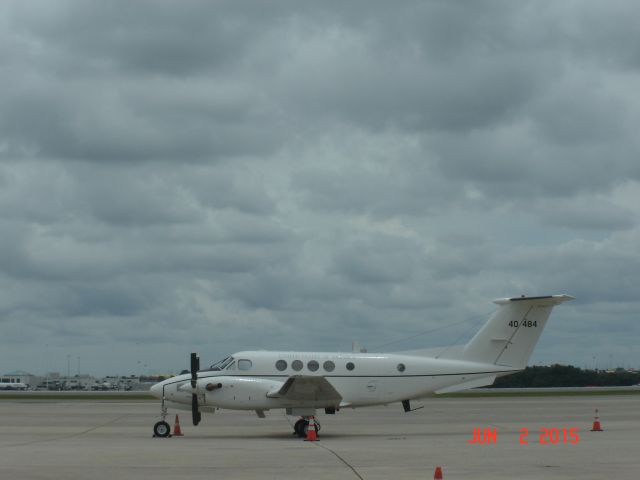 Beechcraft Super King Air 200 (84-0484) - Beech C-12F Huron C/N-118  at KMCO