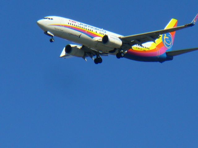 Boeing 737-800 (9Y-JMC)