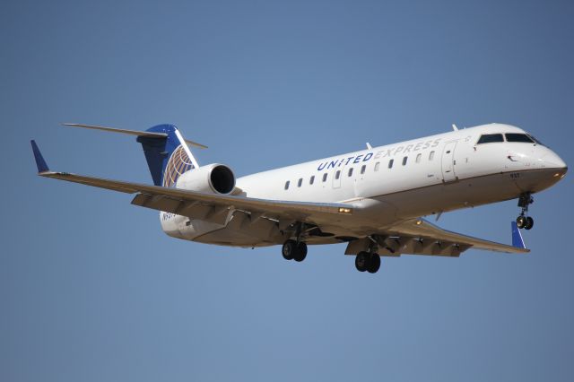 Canadair Regional Jet CRJ-200 (N937SW) - Landing 35R